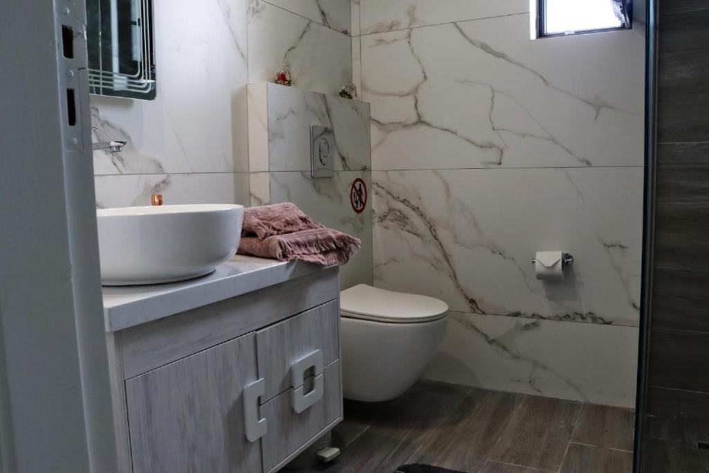 شقة Sea Breeze شاراكي المظهر الخارجي الصورة